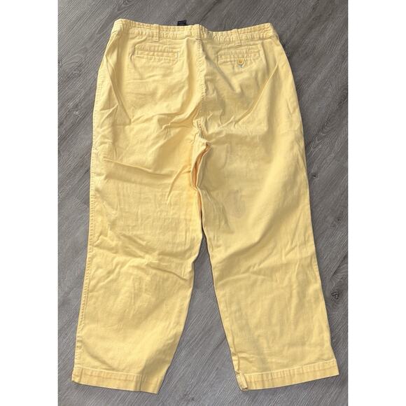 Liz Claiborne Light Yellow Cropped Pants - Picture 2 of 4